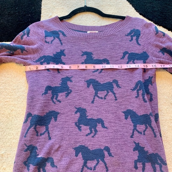 Mossimo Crewneck  Horse Shirt Xsmall. Purple. - Picture 5 of 9